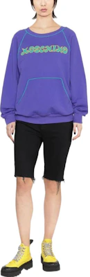 (W) Sudadera Morada Moschino FW22 con Logo Bordado. J1713-5528-3278 Lookbook (W) Sudadera Morada Moschino FW22 con Logo Bordado. J1713-5528-3278