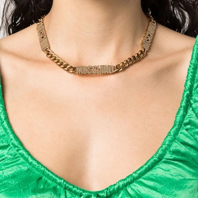 (W) Kalung Rantai Logo MOSCHINO Wanita - Kuningan, Zinc Alloy, PU, Emas. A91668413 Shop (W) Kalung Rantai Logo MOSCHINO Wanita - Kuningan, Zinc Alloy, PU, Emas. A91668413