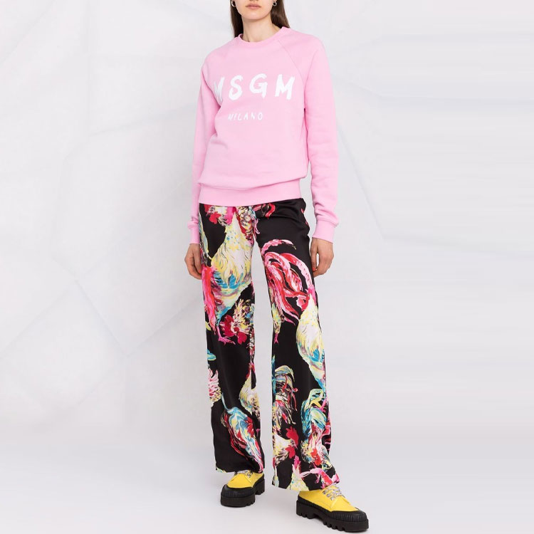Lookbook (W) MSGM 크루넥 스웨트셔츠 핑크 대형 로고 프린트. 2000MDM513200000-12