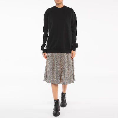 (Women) MSGM Black Sweatshirt with Inner Logo Letter Print Design 2341MDM83-174778-99 Lookbook (Women) MSGM Black Sweatshirt with Inner Logo Letter Print Design 2341MDM83-174778-99