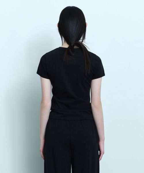 Lookbook (Women) Musinsa Standard Women [UV Protection]  Slim Crew Neck T-Shirt [Black] MWFTS5B14-BK