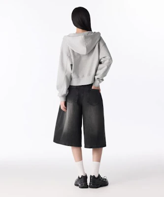 (W) Pantalones Bermudas de Mezclilla Ancha Lavado Negro para Mujer MUSINSA STANDARD. MWENH4Z22-WC Lookbook (W) Pantalones Bermudas de Mezclilla Ancha Lavado Negro para Mujer MUSINSA STANDARD. MWENH4Z22-WC