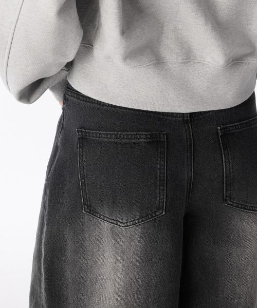Details for (W) MUSINSA STANDARD WOMEN ビッグブラッシュワイドバミューダデニムパンツ [ウォッシュブラック] MWENH4Z22-WC