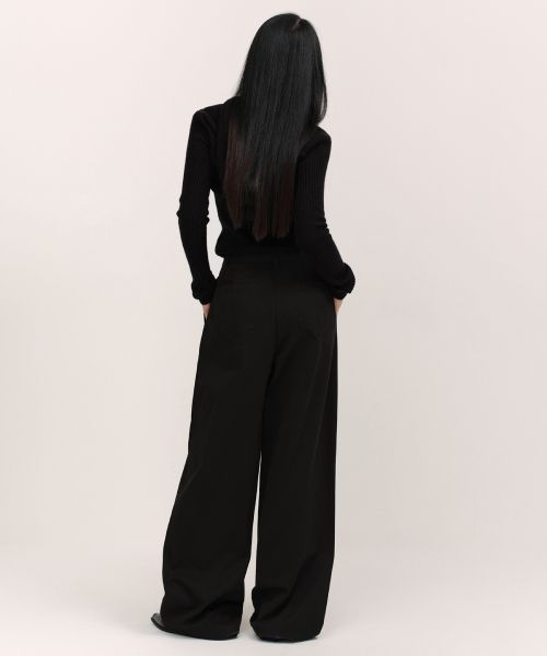 Lookbook (Women) Musinsa Standard Women Deep Tuck Extra Wide Chino Pants [Black] MWEPC8C02-BK
