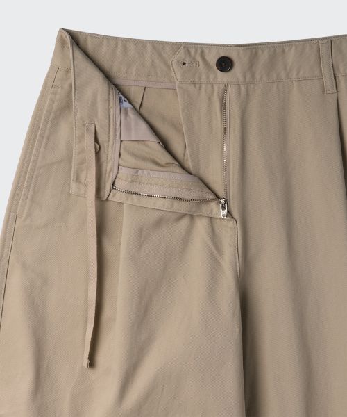 Shop (W) MUSINSA STANDARD 女款深褶超宽版卡其裤（米色） MWEPC8C02-BE