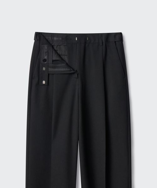 Shop (W) MUSINSA STANDARD 女款低腰深摺寬版隱藏式腰頭西裝褲【黑色】 MWDPL9Z05-BK