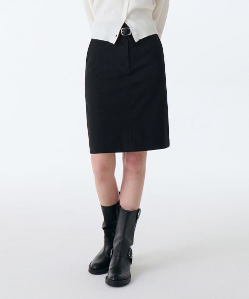 Lookbook (W) Falda Negra Mujer Musinsa Standard Cintura Baja Largo a la Rodilla MWESK2Z08-BK