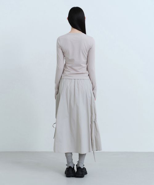 Lookbook (W) MUSINSA STANDARD 女裝尼龍褶皺長裙 [灰色] MWFSK5A05-AY
