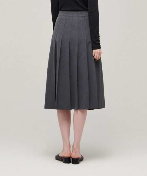 Lookbook (Women) MUSINSA STANDARD WOMEN Pleated Midi Skirt [Medium Gray] MWASK0Z02-MR