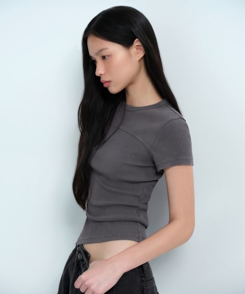 Lookbook (W) MUSINSA STANDARD 女款羅紋顏料修身T恤 [深灰色] MWDTS4Z09-DG