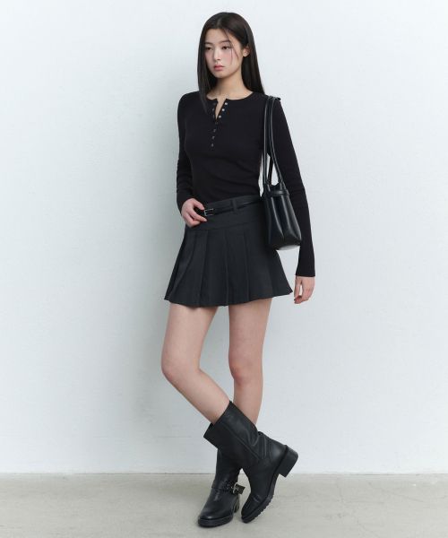 Lookbook (W) Musinsa Standard 女士罗纹修身亨利领长袖T恤 [黑色] MWFTL3B15-BK