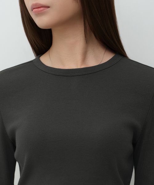 Shop (Women) Musinsa Standard Women Slim Crew Neck Long Sleeve T-Shirt [Charcoal Gray] MWCTL0Z06-CG