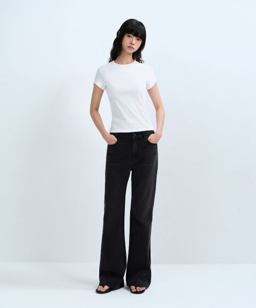 Lookbook (W) Camiseta Slim Mujer MUSINSA STANDARD Cuello Redondo [Blanca] MWDTS0Z03-WH