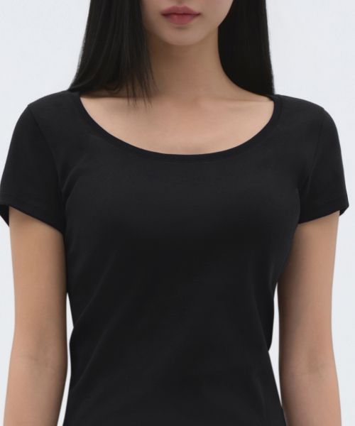 Shop (W) Camiseta Negra de Cuello Redondo Slim para Mujer MUSINSA STANDARD MWETS4Z03-BK