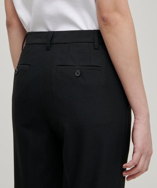 Sizing (W) MUSINSA STANDARD 女款修身直筒隱藏式鬆緊腰西裝褲［黑色］ MWJPL3Z08-BK