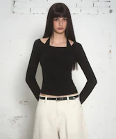 Lookbook (W) MUSINSA STANDARD 女款羊毛天絲掛脖層次長袖T恤【黑色】 MWFTL3A04-BK