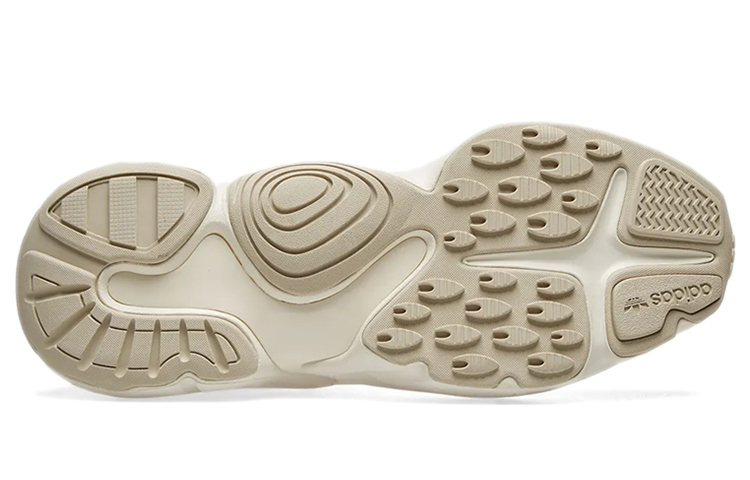 Shop (W) Naked x アディダス マグマーランナー "クリームホワイト" G54683