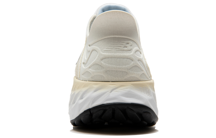 Lookbook （女性）Naked x New Balance 1080v11「社區系列」W1080Z11