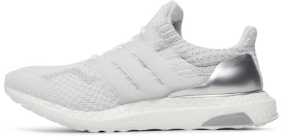 (女士)NASA x 愛迪達 UltraBoost 5.0 DNA '雲白' FY9874 Lookbook (女士)NASA x 愛迪達 UltraBoost 5.0 DNA '雲白' FY9874