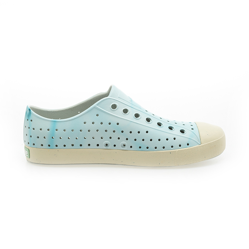 Shop (W) Native Jefferson Wanderfoam 黑色單色印花鞋。 F0000298-4026
