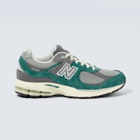 (Women) New Balance 2002R Grey  Casual Shoes Green M2002REM-D (Women) New Balance 2002R Grey  Casual Shoes Green M2002REM-D