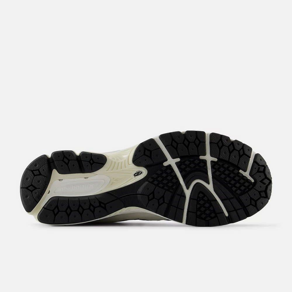 Details for (W) ニューバランス 2002R GORE-TEX カジュアルシューズ オフホワイト/ホワイトカラー M2002RXR-D