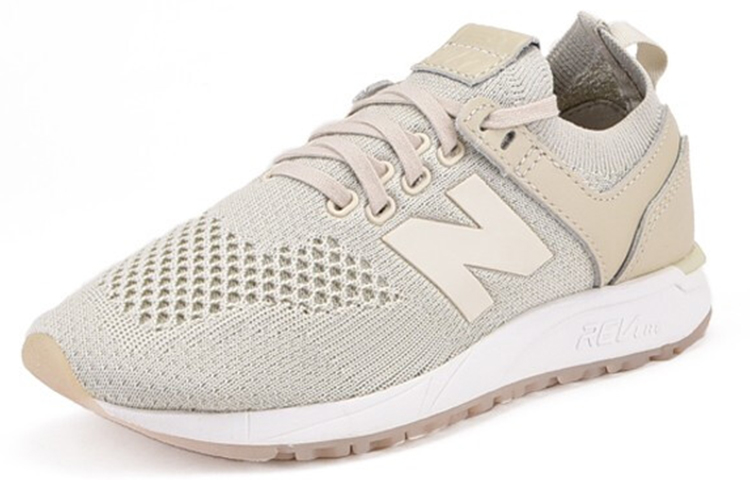 Lookbook （女性）New Balance 247皎月 WRL247SV