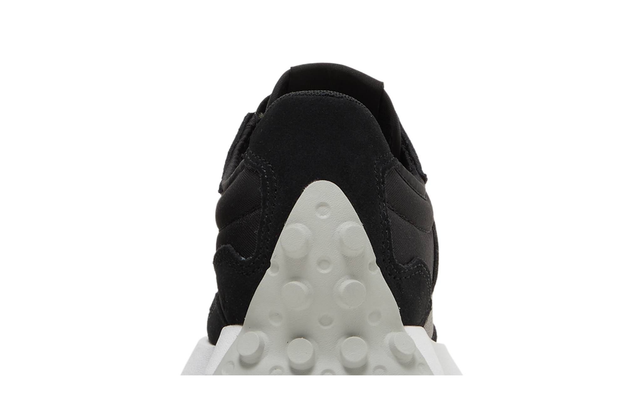 Sizing (W) New Balance 327 'Hitam Putih' WS327AAA