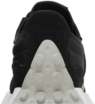 (W) New Balance 327 'Hitam Putih' WS327AAA Sizing (W) New Balance 327 'Hitam Putih' WS327AAA