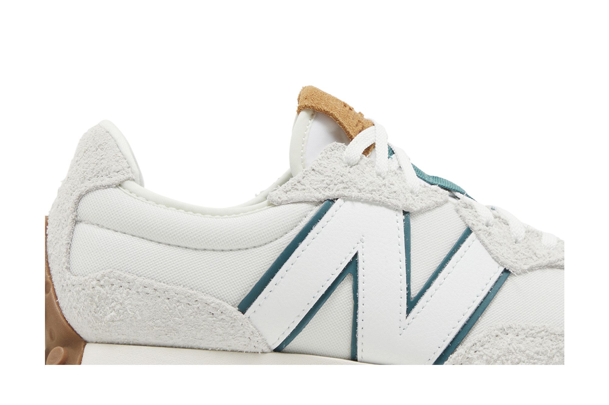 Lookbook （女）New Balance 327「反射復古青綠」WS327CJ