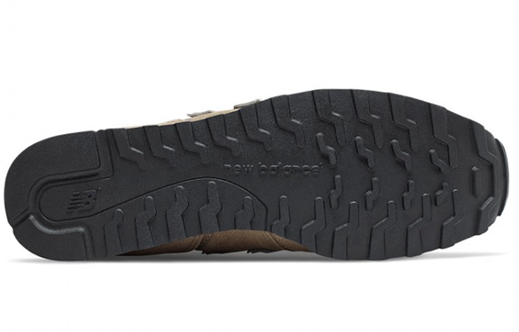Shop New Balance 373系列 v2 復古跑步鞋 女款 褐金色