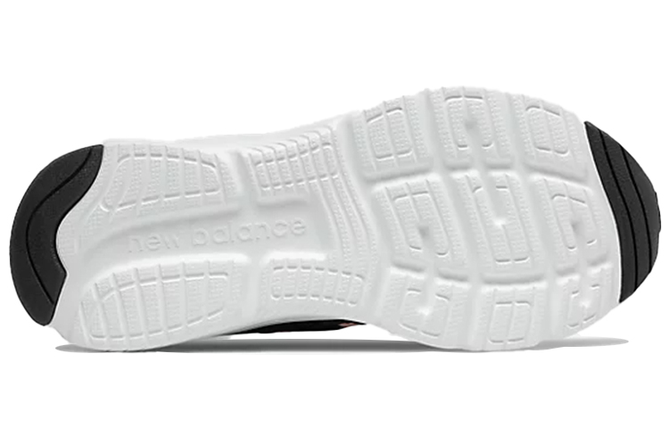 Shop New Balance NB 411 低筒跑步鞋 女款 黑