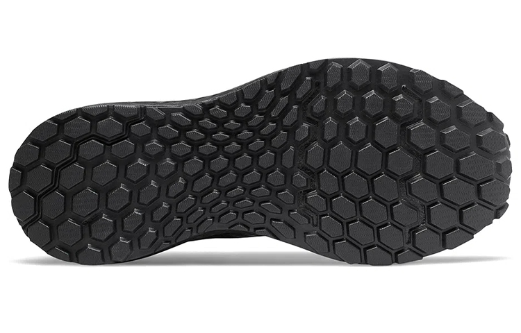 Shop New Balance NB 420 低幫 跑步鞋 女款 純黑色