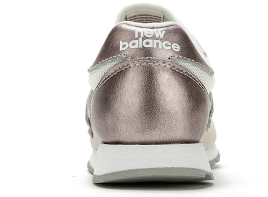 (W) New Balance 520 Beige 'Krim Rose Gold' WL520SNA Lookbook (W) New Balance 520 Beige 'Krim Rose Gold' WL520SNA