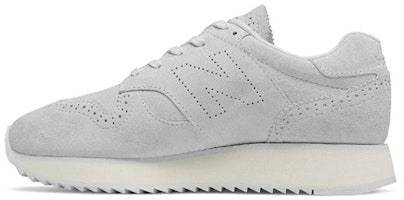 (Women) New Balance 520 Sneakers Grey WL520MZ (Women) New Balance 520 Sneakers Grey WL520MZ