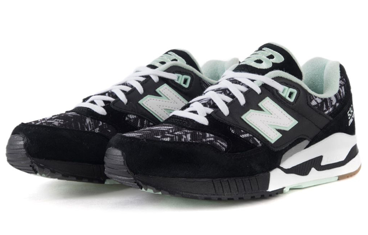 Order (W) New Balance 530 Utilitas Musim Hitam Putih W530SUA