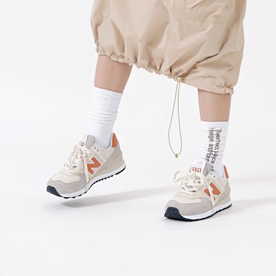 New Balance NB 574 復古 耐磨透氣 低筒 跑步鞋 女款 卡其色 Sizing New Balance NB 574 復古 耐磨透氣 低筒 跑步鞋 女款 卡其色