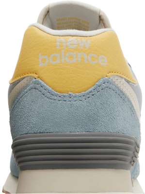 New Balance Women's 574 V2 Essential Sneaker