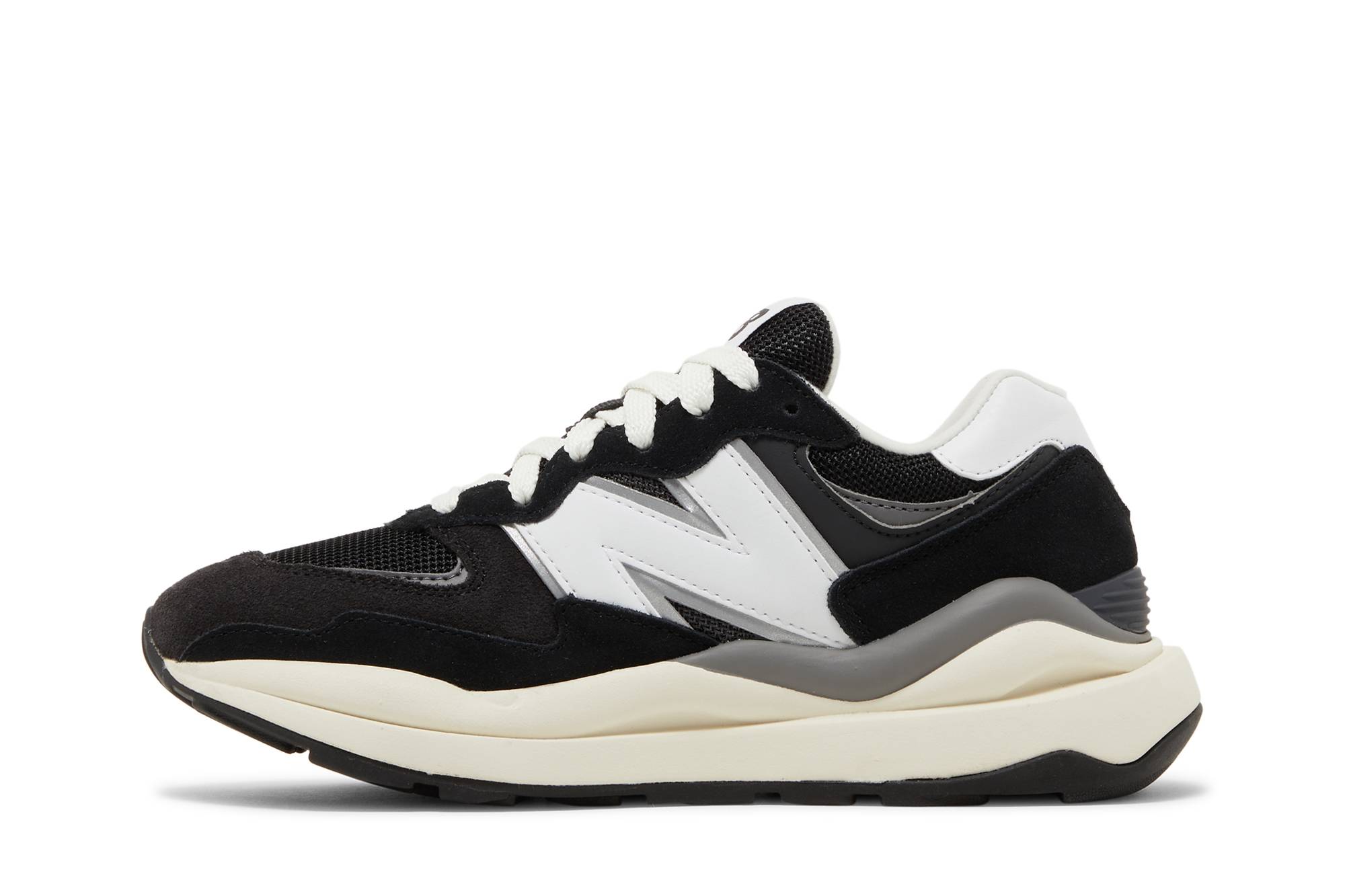 Lookbook (W) New Balance 57/40 'Hitam Garam Laut' W5740SLB