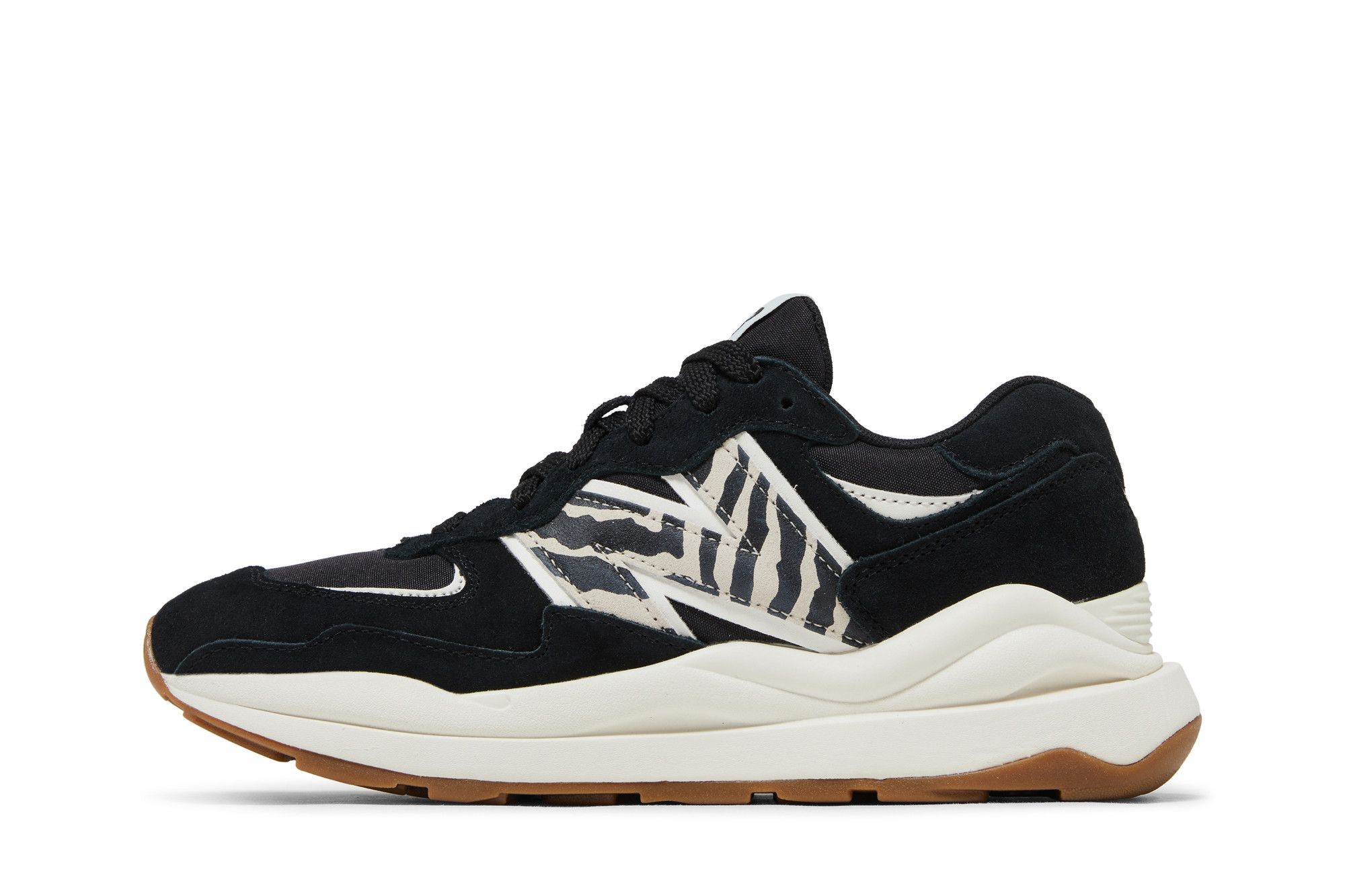 Lookbook (W) New Balance 57/40 'Zebra Hitam' W5740APA