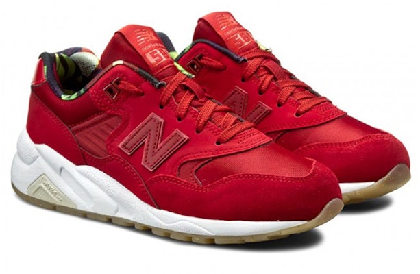 (W) 뉴발란스 580 레드 (New Balance 580 Red) WRT580RR Lookbook (W) 뉴발란스 580 레드 (New Balance 580 Red) WRT580RR