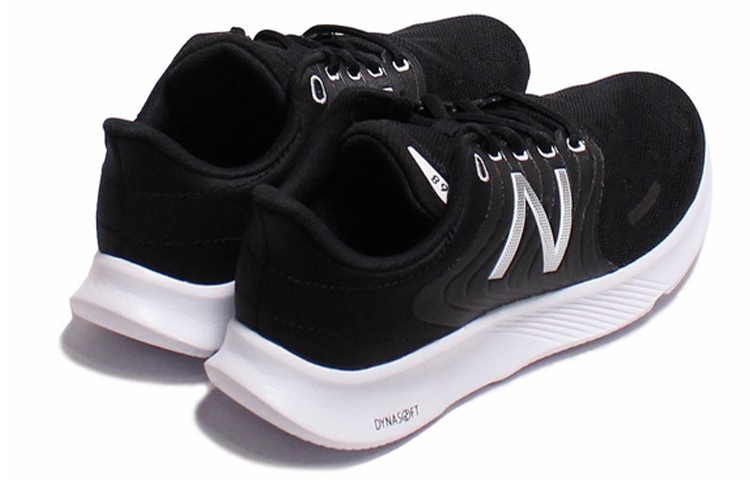 Lookbook (W) New Balance 68 Low Cut Hitam W068CK
