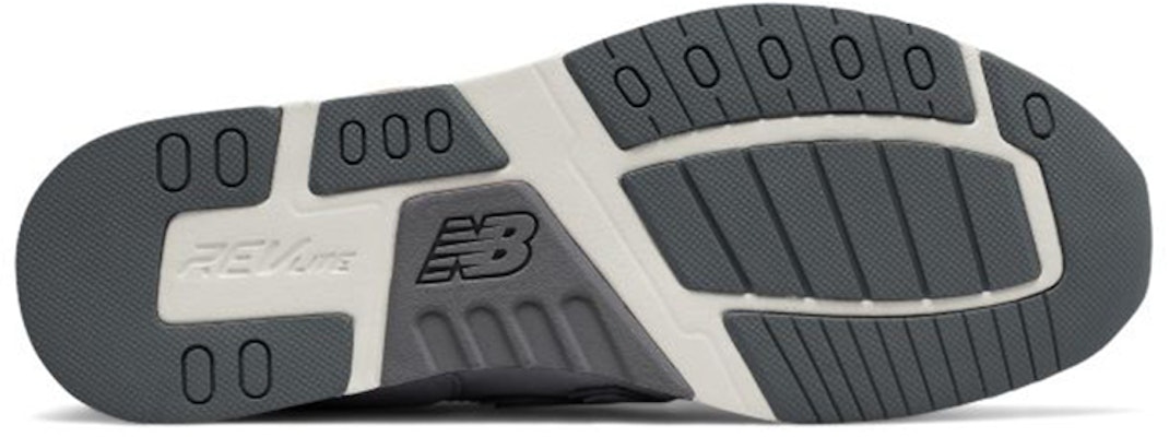 New balance top leather 697