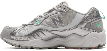 (Women) New Balance 703 Series Silver Gray WL703BE (Women) New Balance 703 Series Silver Gray WL703BE