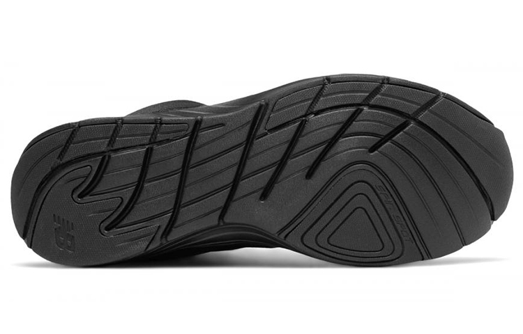 Shop New Balance 811系列 v2 中筒 耐磨防滑 高筒運動訓練鞋 女款 宇宙黑