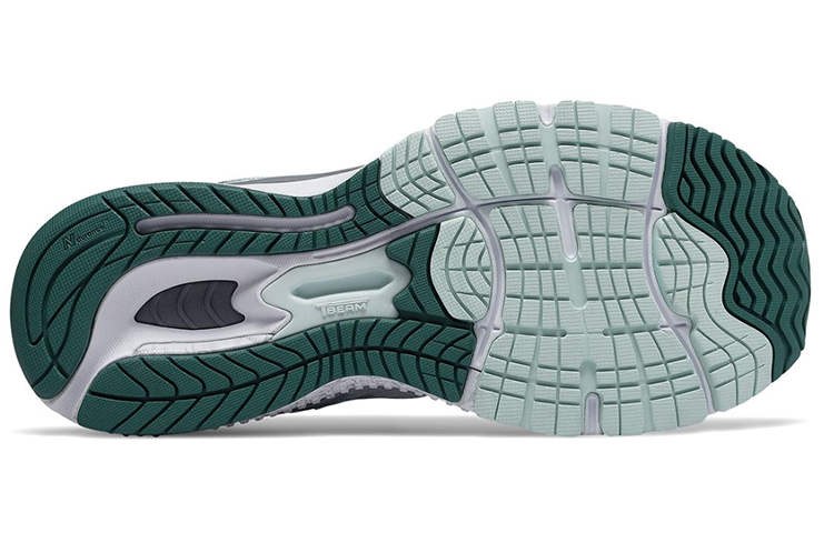 Shop New Balance NB 860 v9 低幫 跑步鞋 女款 水晶藍