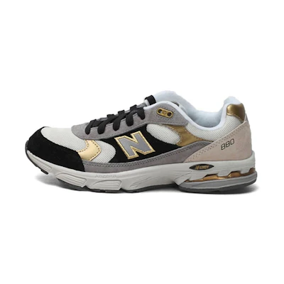 (W) NB 880 Black/Gold