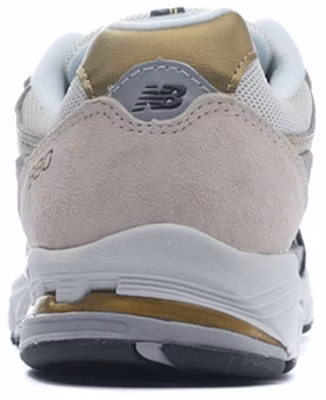 Buy Women New Balance 880 Black Gold WW880MY Novelship