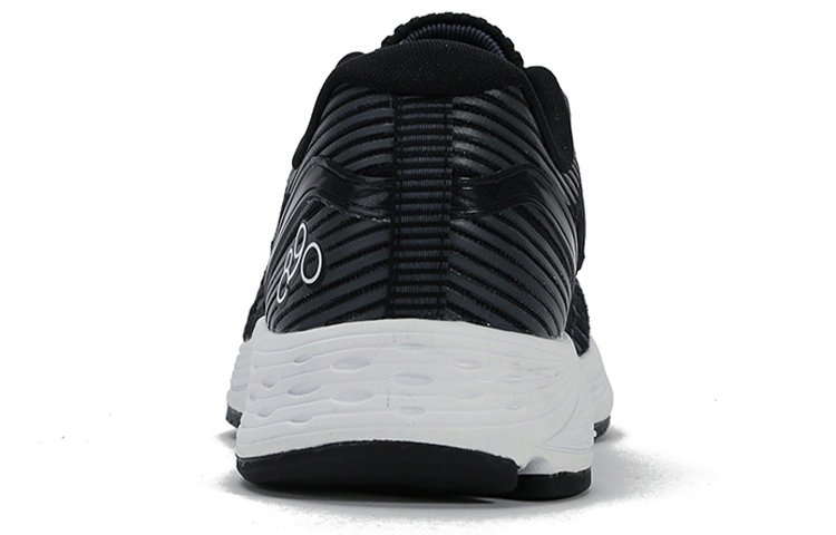 Shop New Balance 890 v6 透氣耐磨防滑 低幫運動跑步鞋 女款 黑色