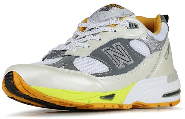 (W) New Balance 991 Aries Jingga W991ARI Lookbook (W) New Balance 991 Aries Jingga W991ARI